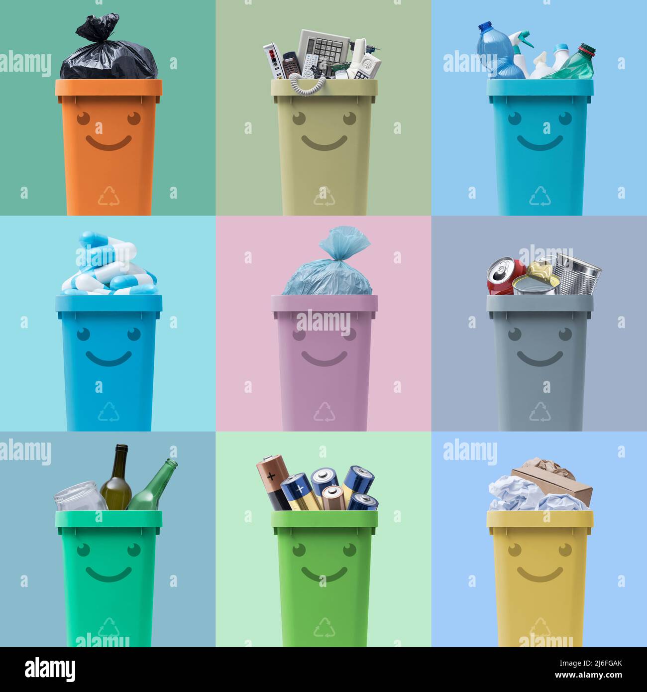 Adorables personnages souriants de poubelle avec différents types de déchets, collecte séparée des déchets et concept de recyclage Banque D'Images