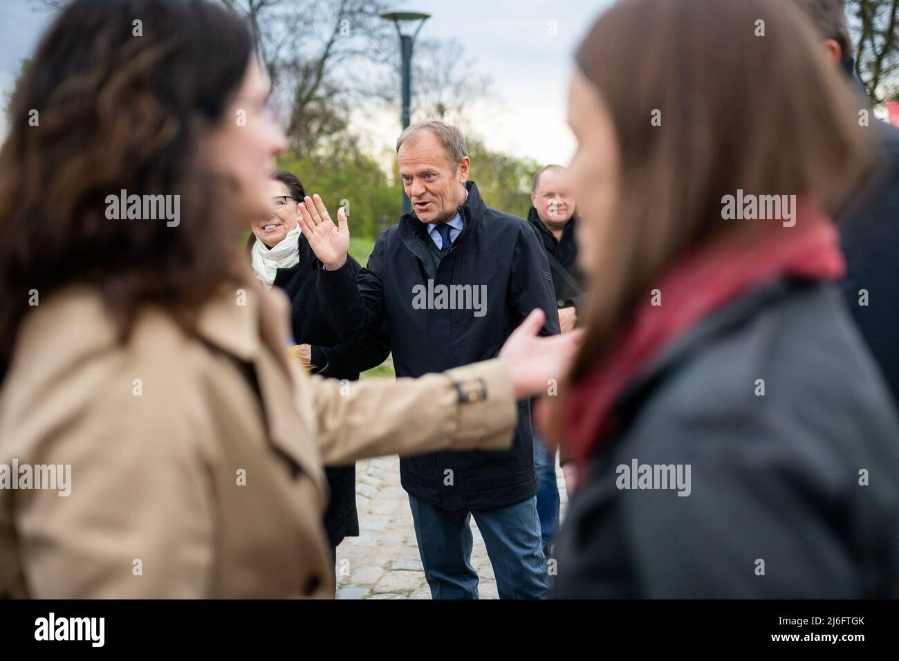 Le président de la plate-forme civique (Platforma Obywatelska), Donald Tusk, vu lors de sa visite à Gdansk. La réunion sur Gora Gradowa s'est tenue à l'occasion de l'anniversaire de l'adhésion de la Pologne à l'Union européenne, qui a vu Donald Tusk se rendre à Gdansk. (Photo de Mateusz Slodkowski / SOPA Images / Sipa USA) Banque D'Images