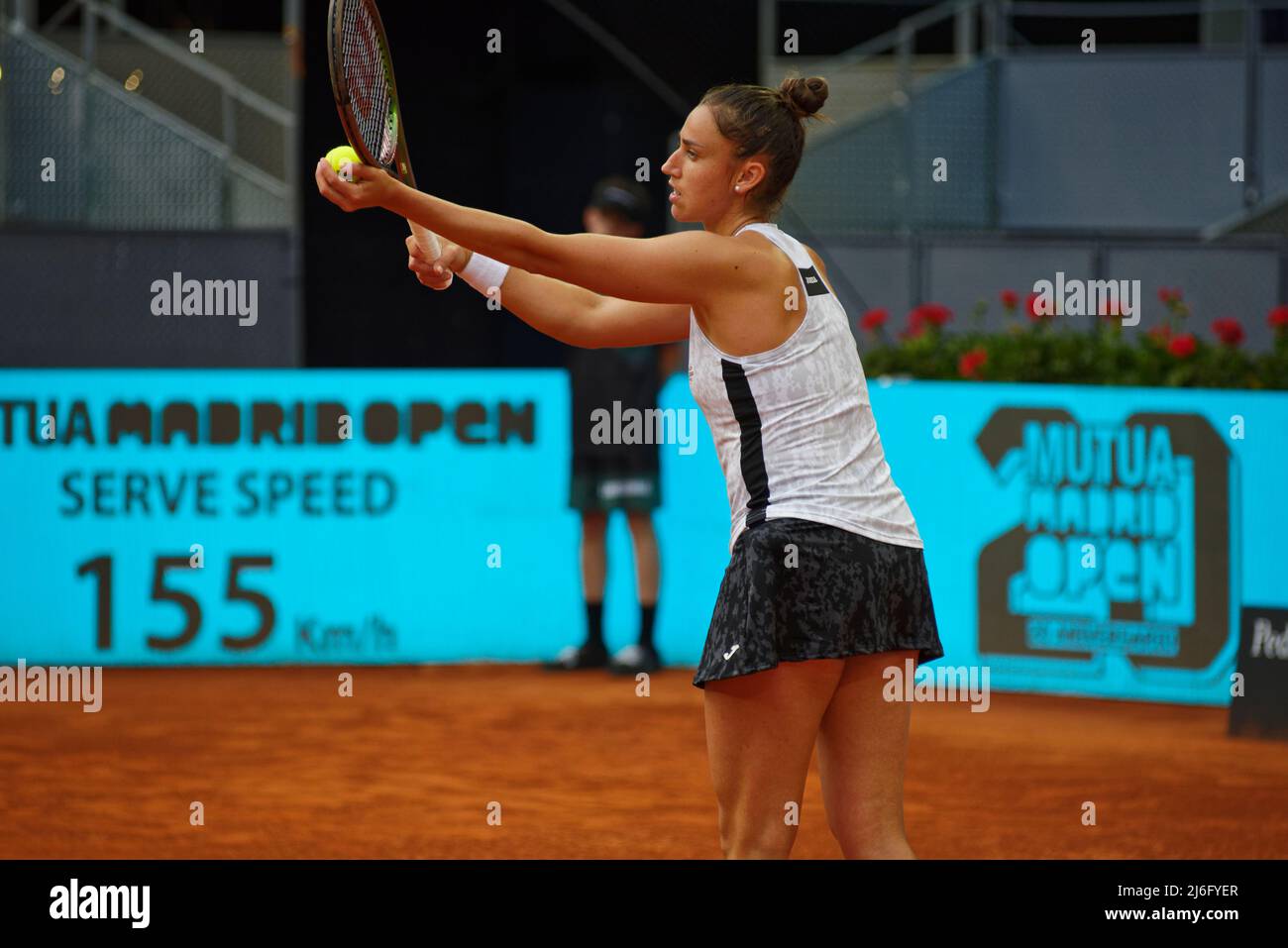 Madrid, Espagne. 01 mai 2022. Tennis: Mutua Madrid Tournoi de tennis ouvert  - Madrid, individuel, femmes: Sara Sorribes Tormo (Espagne) V Naomi Osaka  (Japon). Sorribes frappe. Crédit: EnriquePSans/Alay Live News Photo Stock -  Alamy