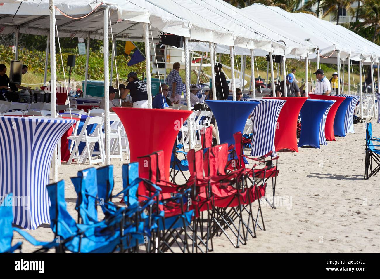 Fort Lauderdale, Floride, États-Unis. 1st mai 2022. 2022 spectacle aérien de fort Lauderdale. Le salon de l'air revient à fort Lauderdale du 30 avril au 1 mai 2022, tandis que le salon de l'air de fort Lauderdale se présente une fois de plus avec les Thunderbirds de l'armée de l'air des États-Unis. Des équipes de démonstration de chasseurs de la US Air Force à bord du F-22 Raptor, F-35 Lighting II, F-16 Viper et A-10 Thunderbolt II Credit: Yaroslav Sabitov/YES Market Media/Alay Live News Banque D'Images