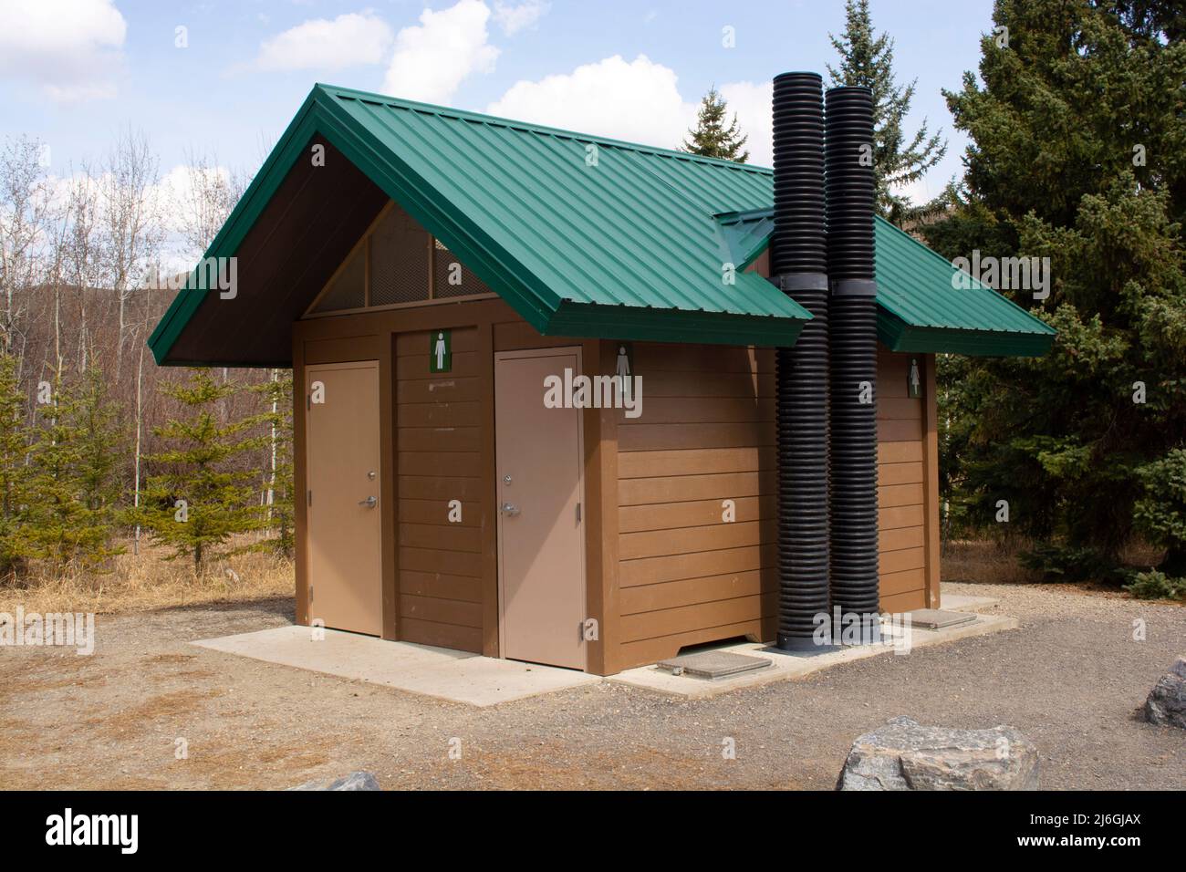 Outhouse en bois - salle de bains au parc naturel Banque D'Images