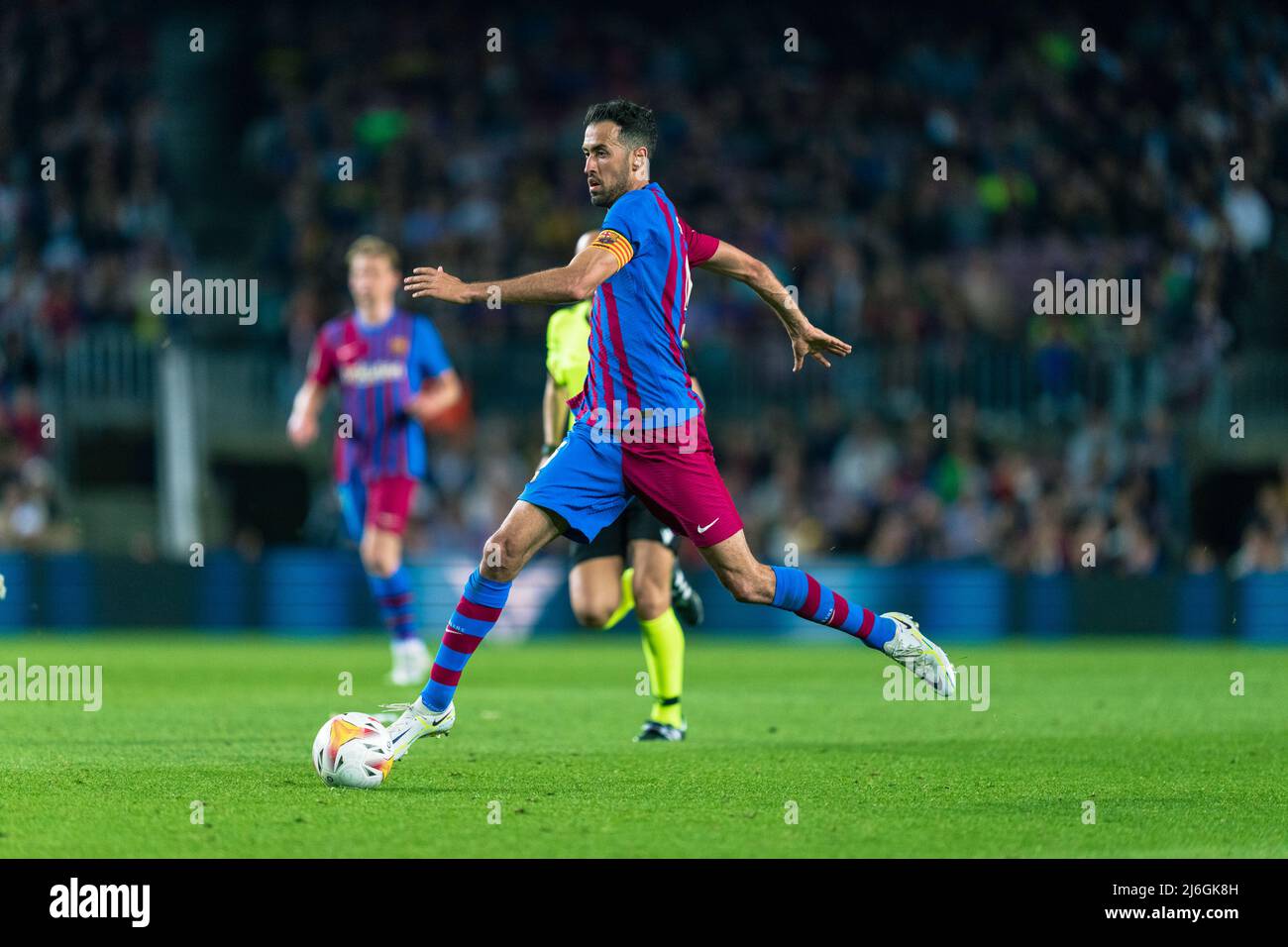 (220502) -- BARCELONE, 2 mai 2022 (Xinhua) -- Sergio Busquets de Barcelone participe à un match de la Liga Santander entre le FC Barcelone et le RCD Mallorca à Camp Nou, Barcelone, Espagne, le 1 mai 2022. (Photo de Joan Gosa/Xinhua) Banque D'Images