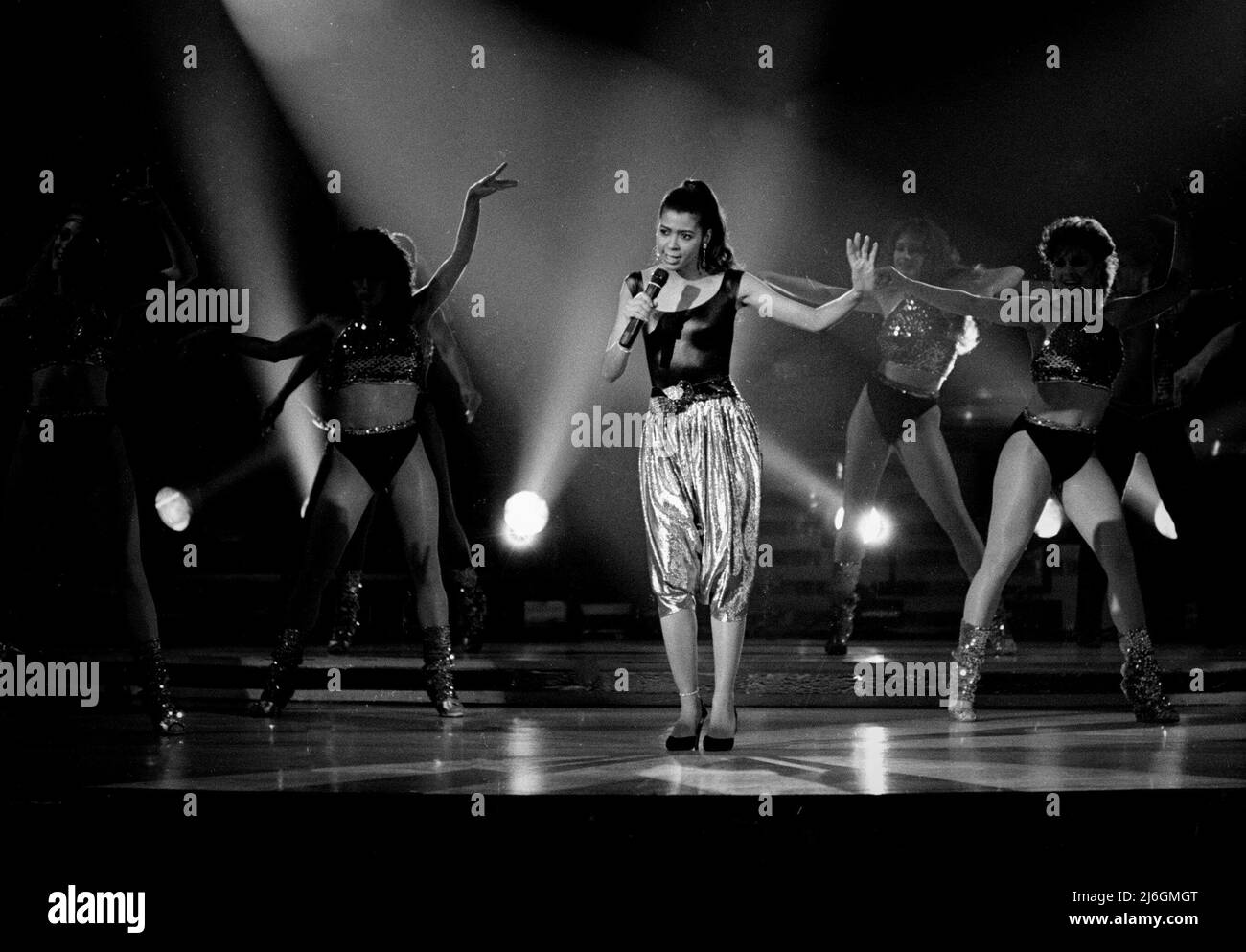 Irene Cara se produit sur Solid Gold en 1984 Credit: Ron Wolfson / MediaPunch Banque D'Images