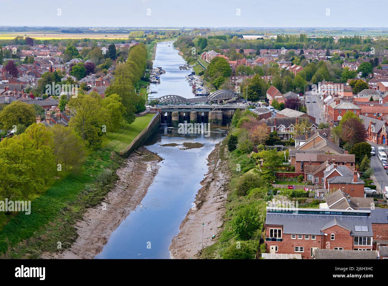 Vue panoramique sur Boston et la rivière Witham en passant par Boston, Lincolnshire, Royaume-Uni Banque D'Images