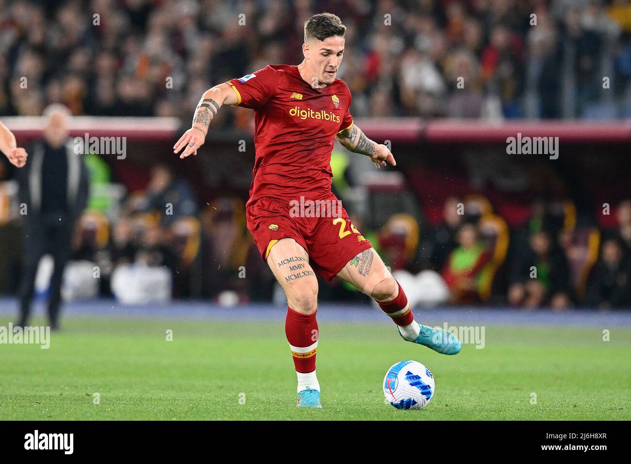 1st mai 2022; Stadio Olimpico, Rome, Italie; Serie A football match , AS Roma versus Bologna FC; Nicol&#xf2; Zaniolo of AS Roma Banque D'Images