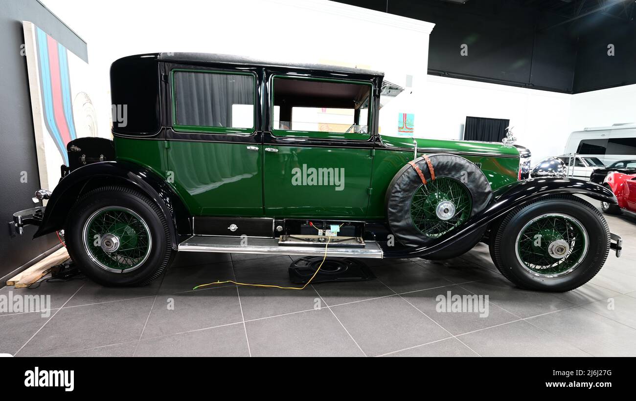 Las Vegas, Nevada, États-Unis- avril 25 2022 : une cadillac à l'épreuve des balles qui appartenait à Al Capone. Banque D'Images Las Vegas, Nevada, États-Unis- avril 25 2022 : une cadillac à l'épreuve des balles qui appartenait à Al Capone. Banque D'Images