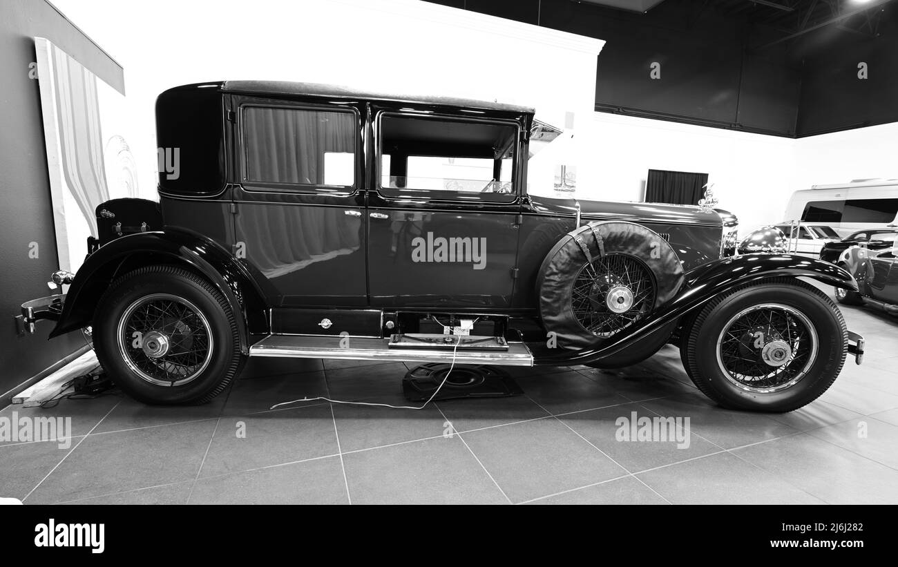 Las Vegas, Nevada, États-Unis- avril 25 2022 : une cadillac à l'épreuve des balles qui appartenait à Al Capone. Banque D'Images Las Vegas, Nevada, États-Unis- avril 25 2022 : une cadillac à l'épreuve des balles qui appartenait à Al Capone. Banque D'Images
