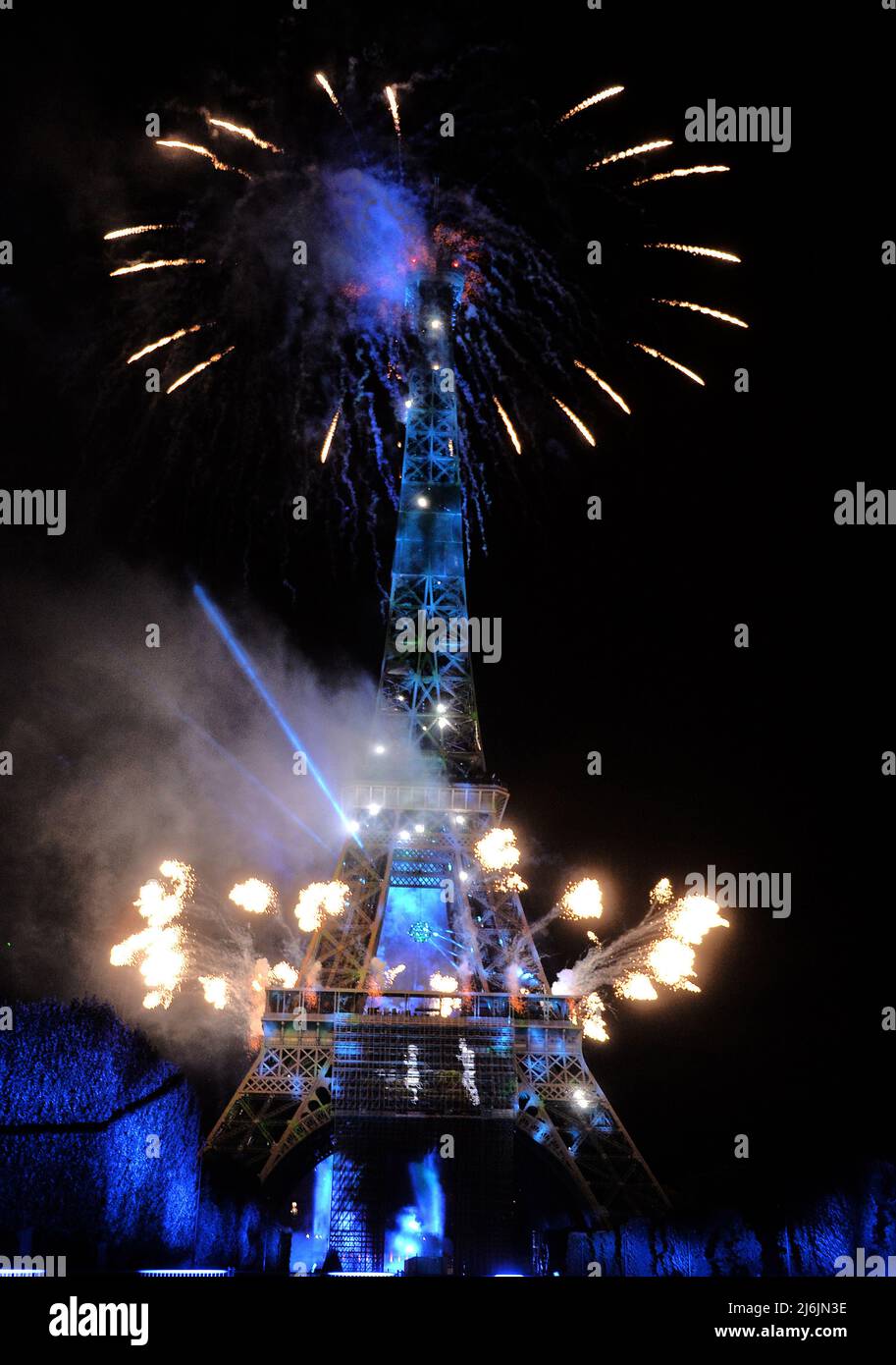 Feux d'artifice sur la tour Eiffel à Paris pour la visite nationale française d'eifel feu d'artifice Banque D'Images