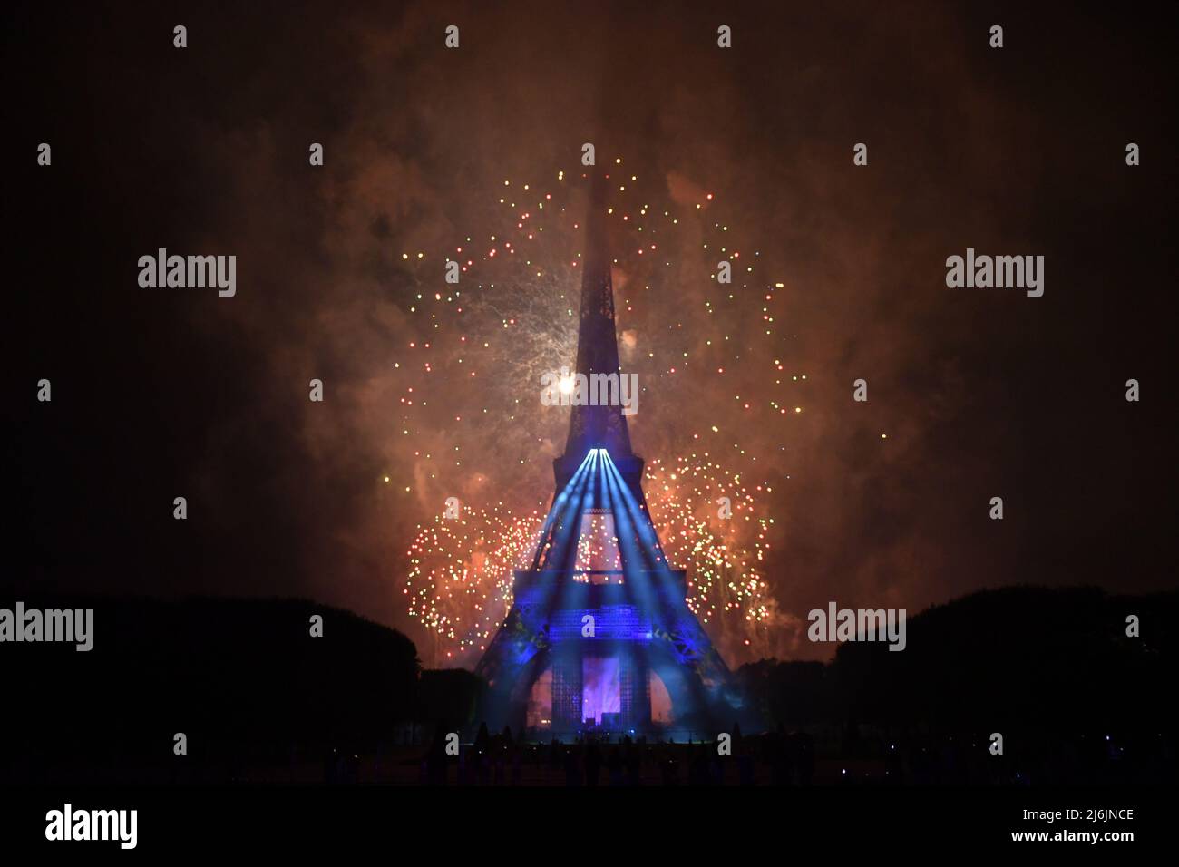Feux d'artifice sur la tour Eiffel à Paris pour la visite nationale française d'eifel feu d'artifice Banque D'Images