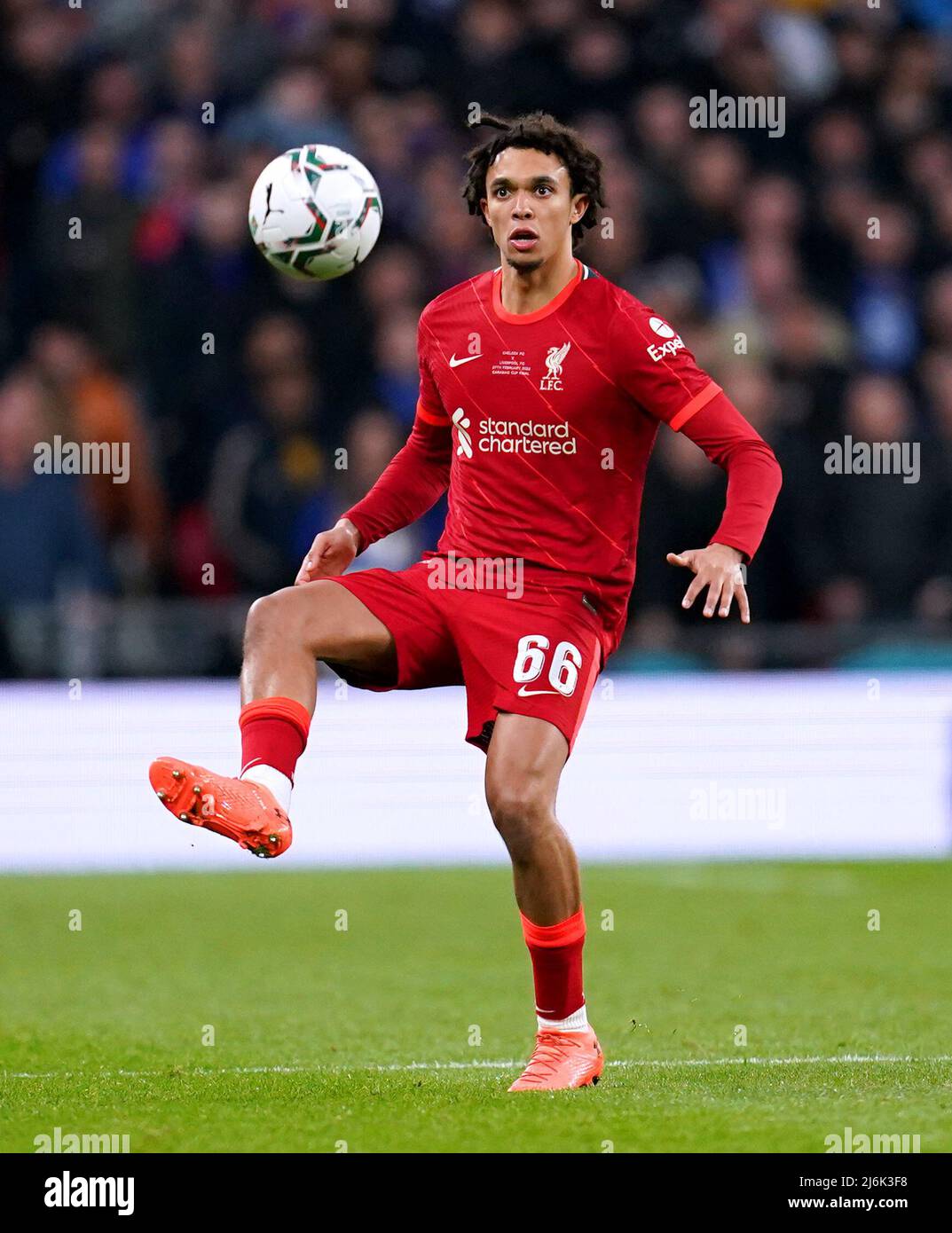 Photo du dossier datée du 27-02-2022 du Trent Alexander-Arnold de Liverpool, qui insiste sur le fait que les joueurs de Liverpool prospèrent après avoir à gagner chaque match car ils ont la chance de créer l'histoire avec un quadruple sans précédent. Date de publication : lundi 2 mai 2022. Banque D'Images