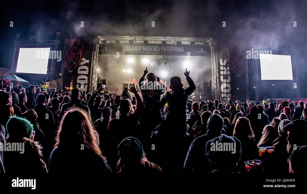 Aigles de Death Metal garniture de pavillon samedi soir au Teddy Rocks Festival 30 avril 2022. Crédit : Charlie Raven/Alay Banque D'Images