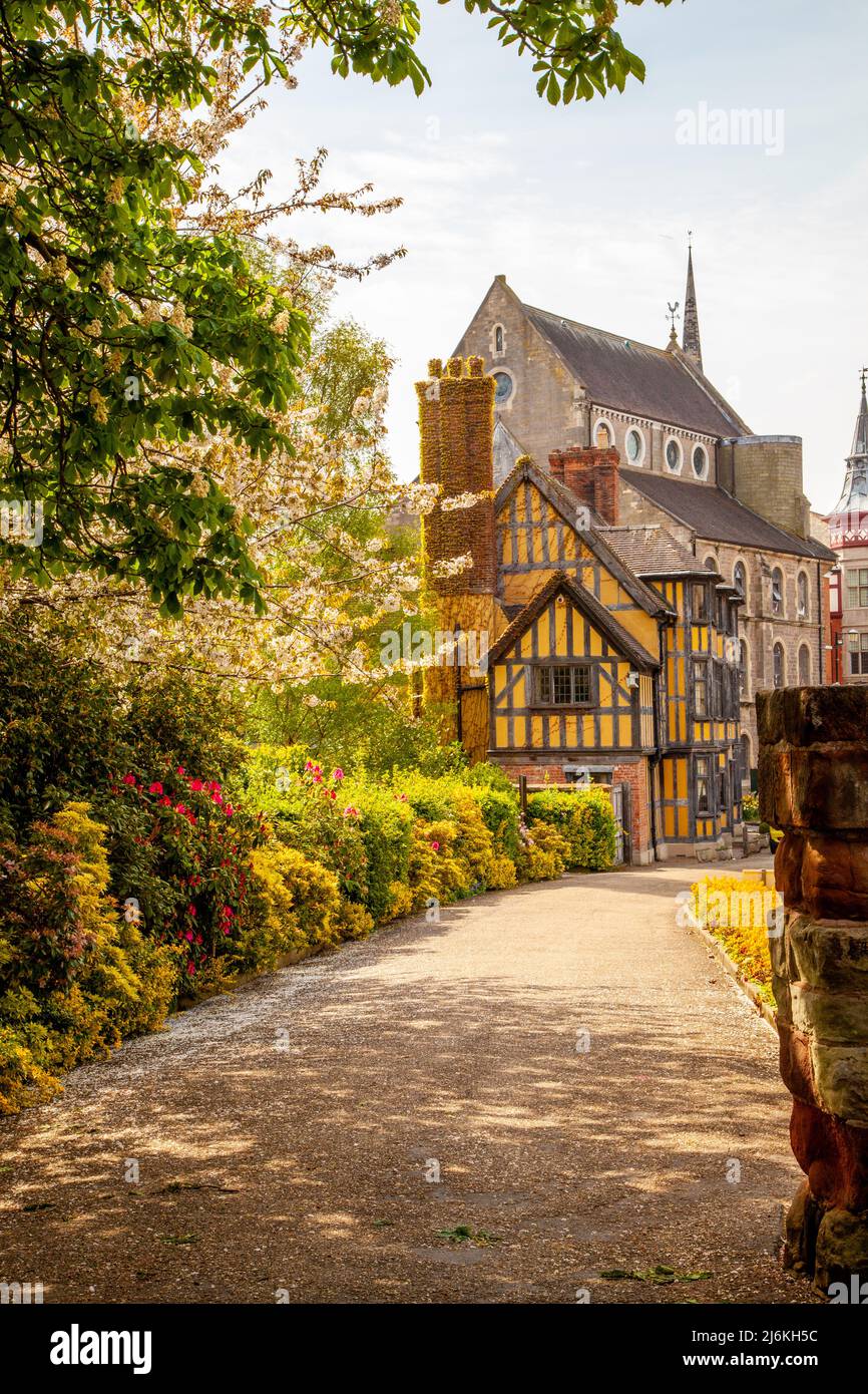 Bâtiment classé de catégorie II, maison de Castle Gates abritant le musée régimentaire Shropshire dans la ville du comté de Shropshire, en Angleterre Banque D'Images