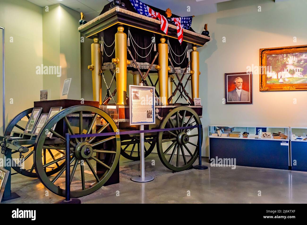 Le catafalque, une calèche utilisée par le président confédéré Jefferson Davis, est exposé à la bibliothèque présidentielle de Jefferson Davis à Biloxi. Banque D'Images