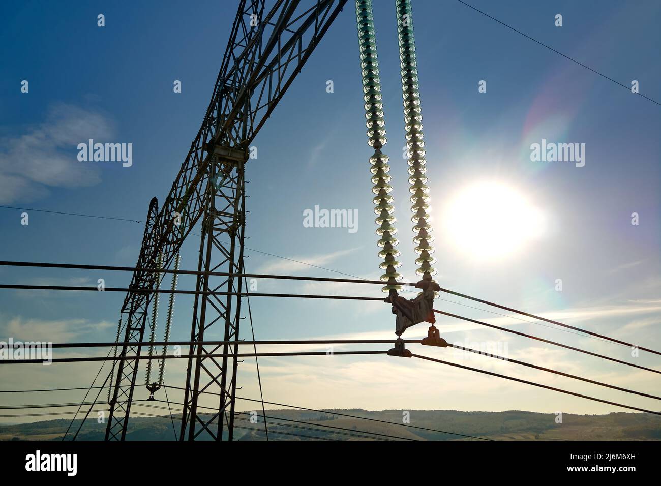 Ligne électrique haute tension avec séparateur d'isolation des fils — free download