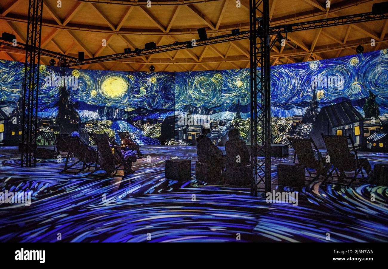 Exposition immersive sur Van Gogh dans le centre commercial de Las Arenas (Barcelone, Catalogne, Espagne) ESP: EXPOSICIÓN inmersiva sobre Van Gogh en Barcelone Banque D'Images