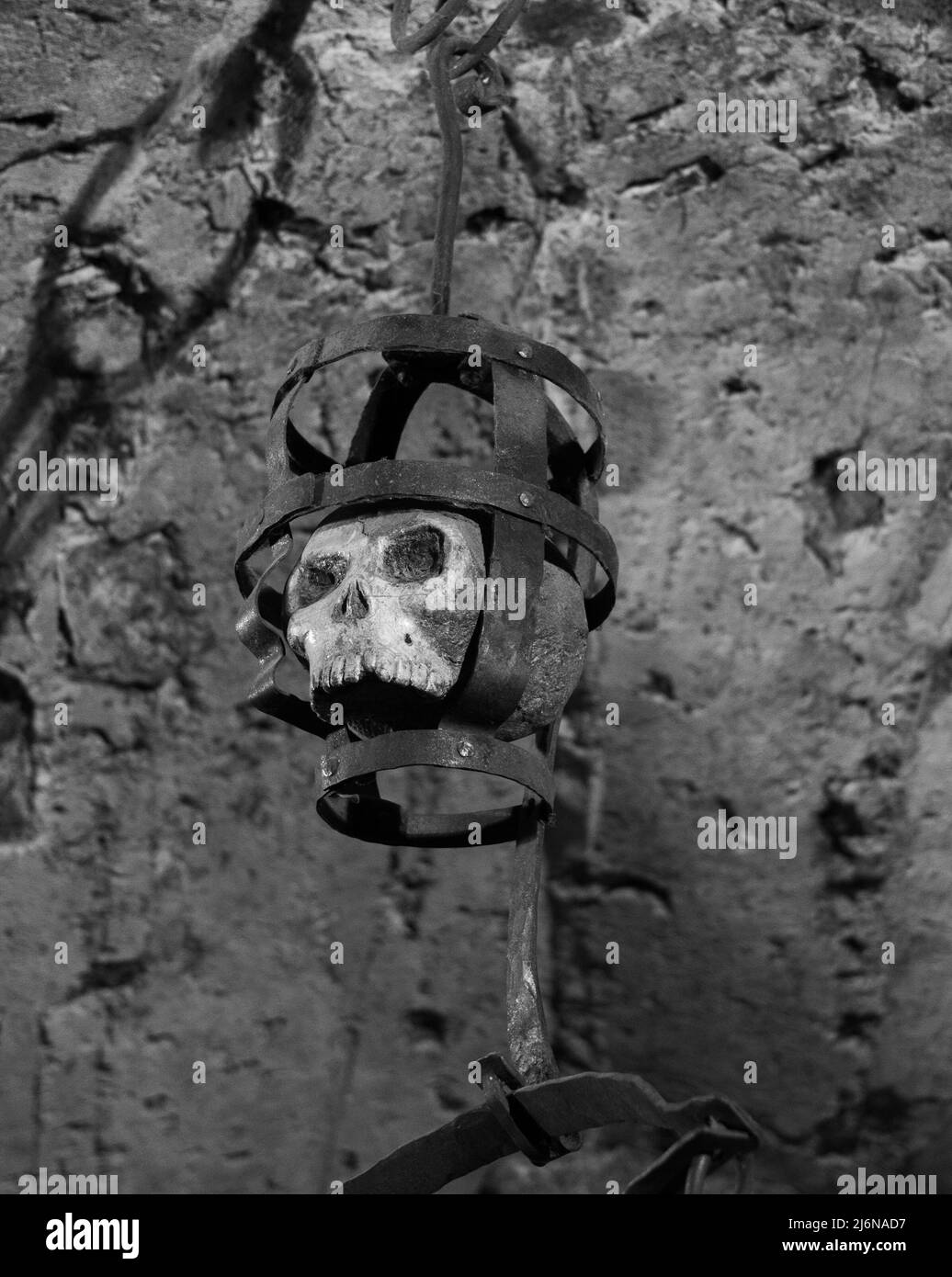 Un crâne dans une salle de torture, Château de Prague Banque D'Images