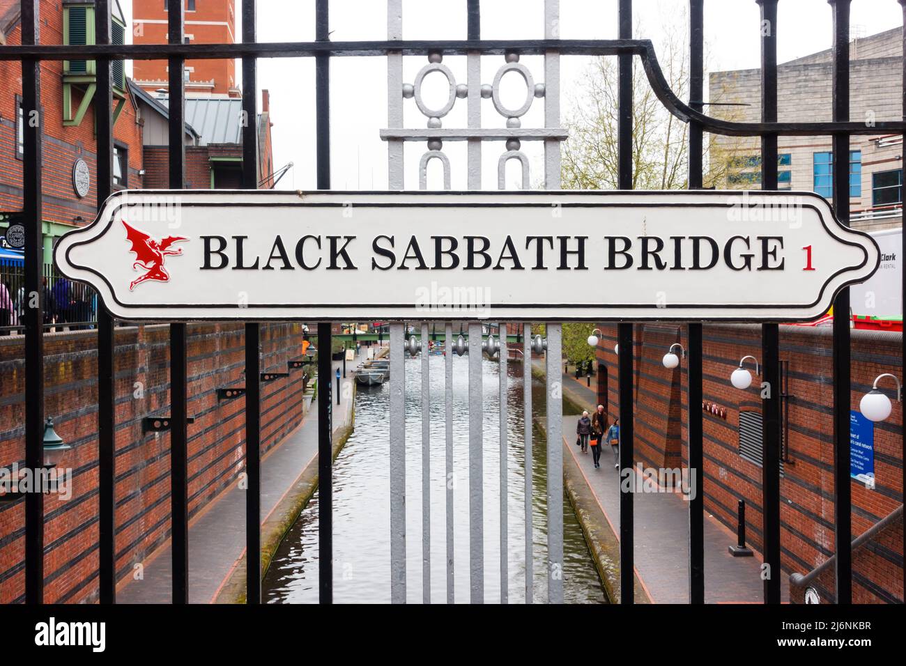 Black Sabbath Bridge et siège commémorant le groupe de métal lourd formé à Birmingham. Banque D'Images