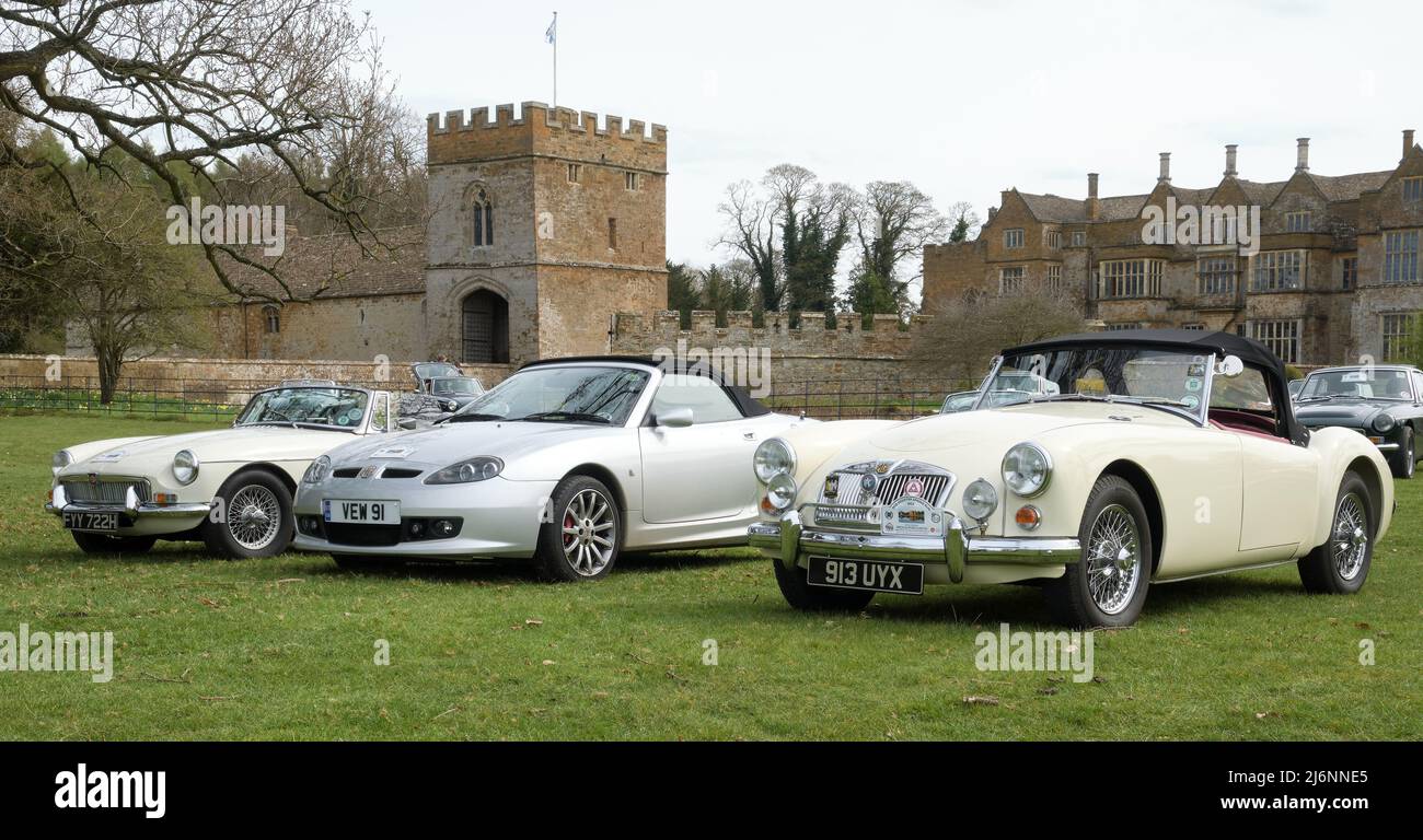 Voitures de sport Classic MGA MGB et MGF Banque D'Images