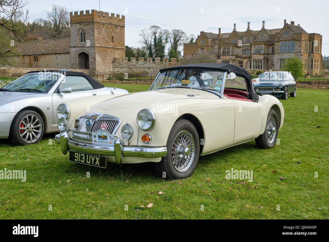 Voiture sport MGA classique Banque D'Images