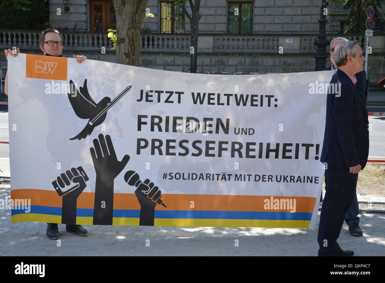Journée mondiale de la presse - Rallye devant l'ambassade de Russie à Berlin - 3 mai 2022. Banque D'Images