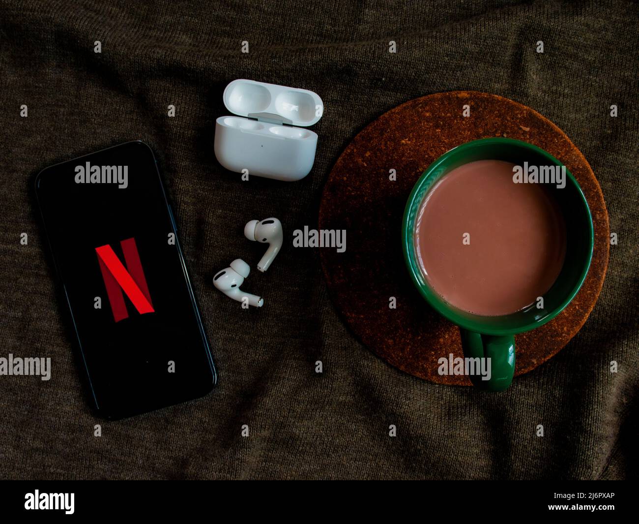 Papier peint Apple AirPods, photographie de produit Banque D'Images