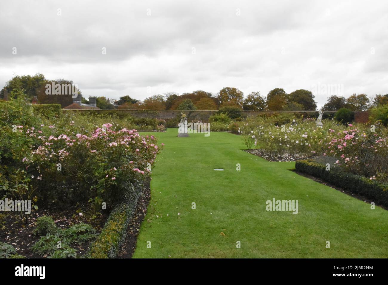 The Rose Garden, Hampton court Palace, Richmond, Londres, Angleterre. Banque D'Images