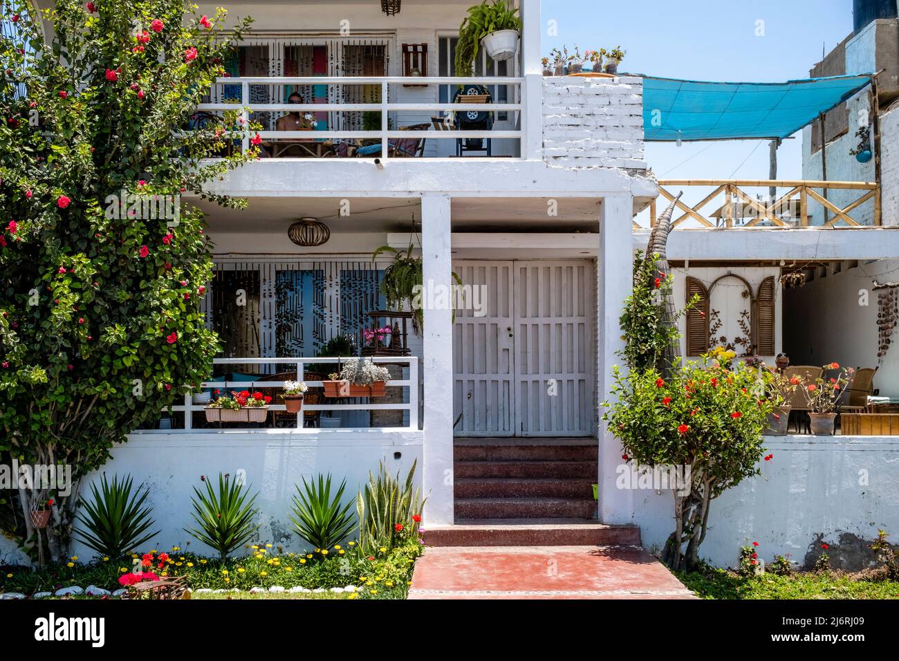 Une maison de plage sur la plage de Pimentel, Chiclayo, province de Chiclayo, Pérou. Banque D'Images