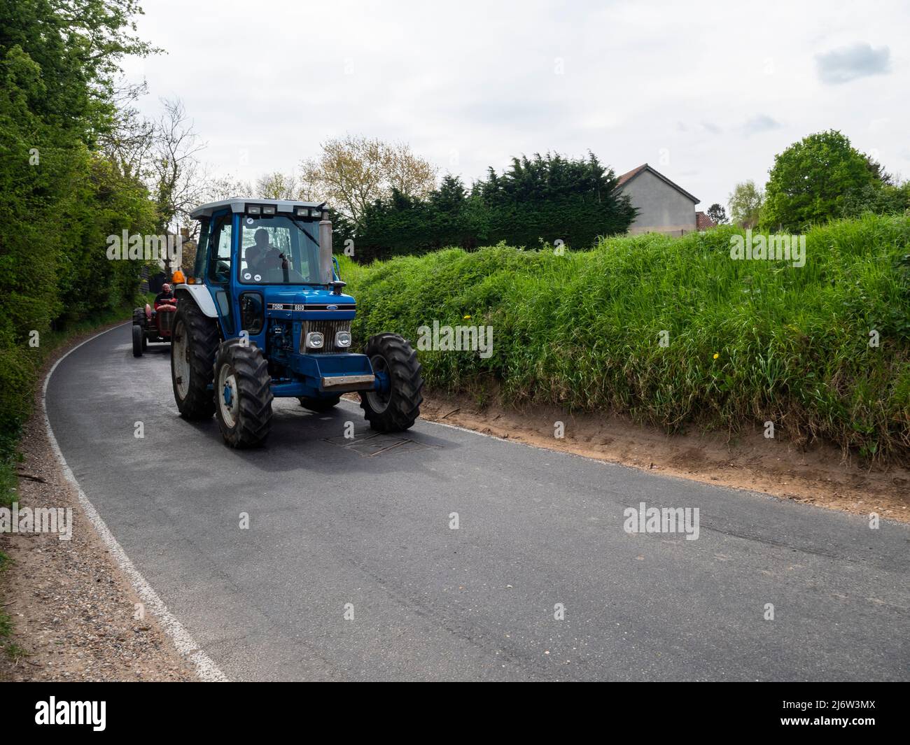 GT. Bardfield Braintee Essex Royaume-Uni, 2nd mai 2022. Stebbing Tractor Exécuter un événement annuel où les vieux tracteurs sont conduits à travers la campagne d'Essex. Les tracteurs sont utilisés pour tracter des outils agricoles. copyright Willliam Edwards/Alamy Banque D'Images