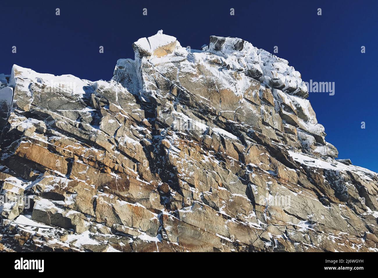 Sommets enneigés dans les montagnes du glacier Hintertux Banque D'Images