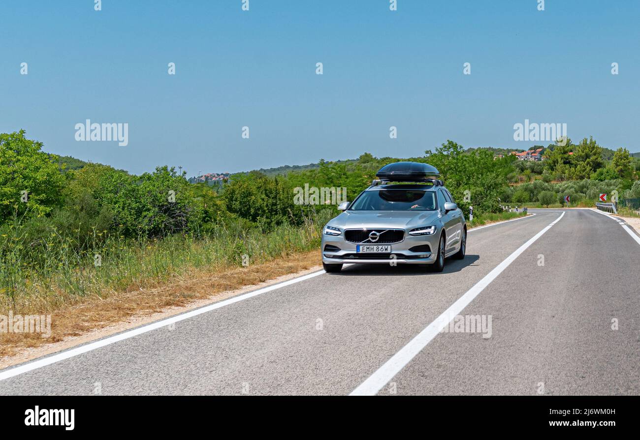 La Volvo S60 est une berline sport de milieu de gamme sur l'autoroute. Banque D'Images