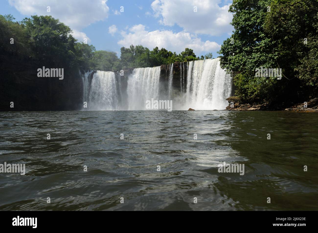 Cascade au parc national de Chapada das Mesas, État de Maranhão, Brésil Banque D'Images