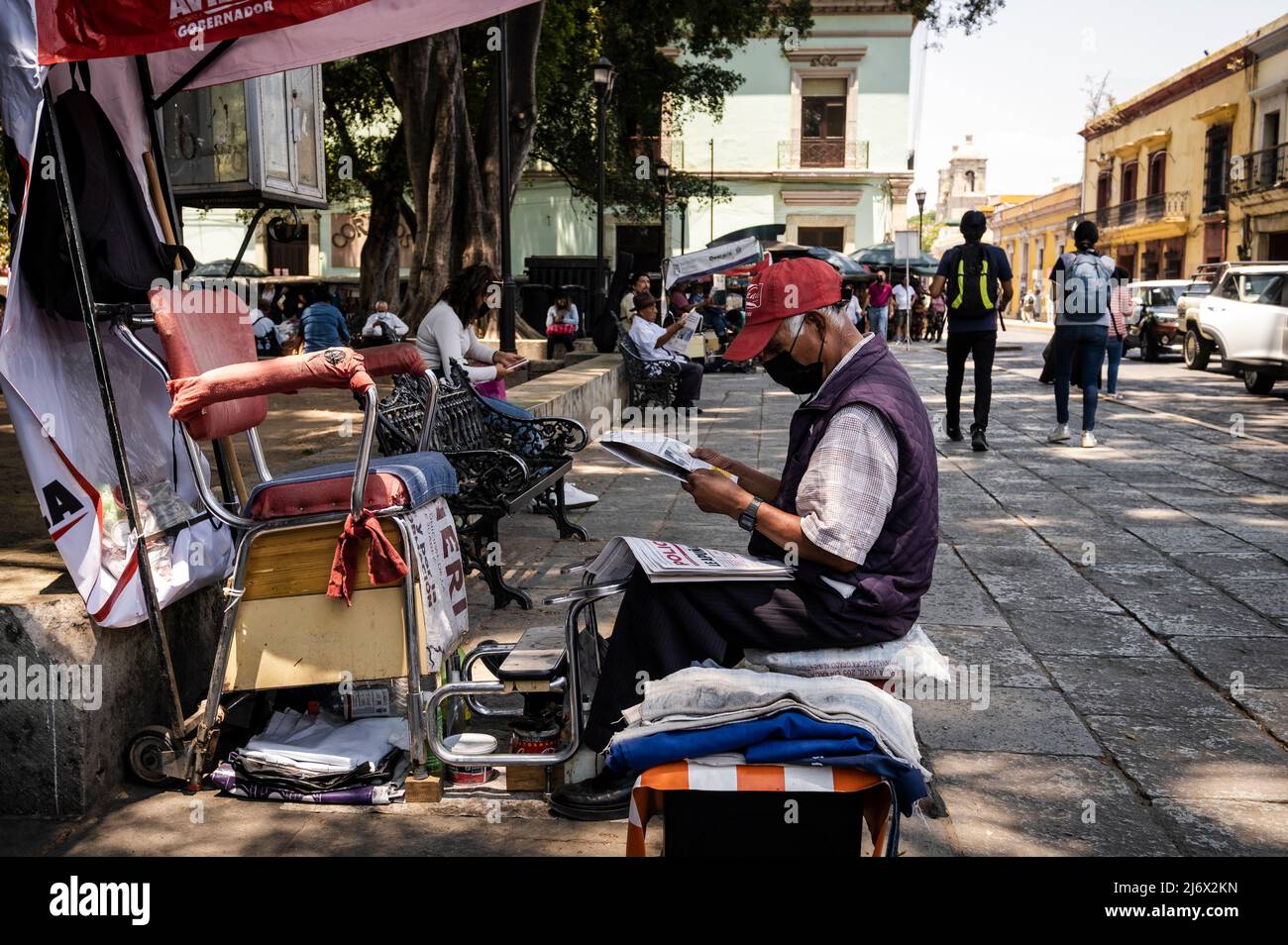 La vie quotidienne des gens sur la place principale du centre-ville d'Oaxaca. Oaxaca, Mexique Banque D'Images