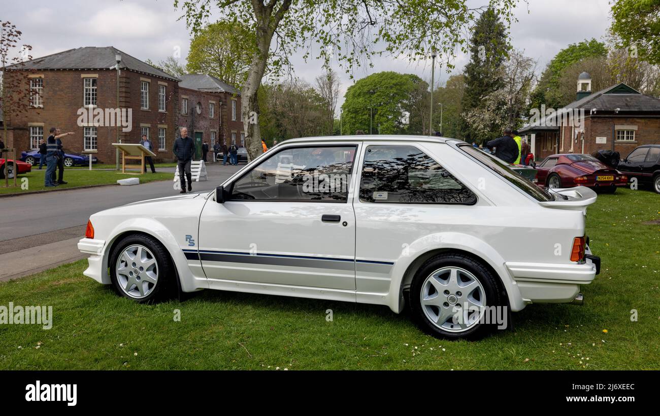 Ford Escort RS Turbo Series 1 ‘B73 NGW’ exposé au Scramble d’avril qui s’est tenu au Bicester Heritage Centre le 23rd avril 2022 Banque D'Images