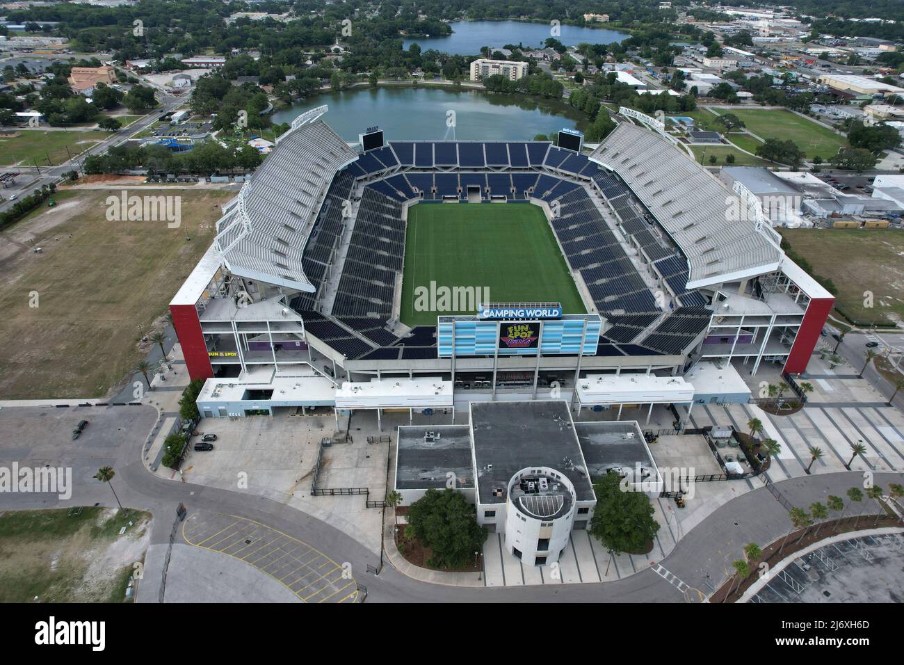 Une vue aérienne du Camping World Stadium, anciennement appelé Orlando  Stadium, Tangerine Bowl et Florida Citrus Bowl, le samedi 30 avril 2022,  dans le quartier West Lakes d'Orlando, Floride photo via Newscom