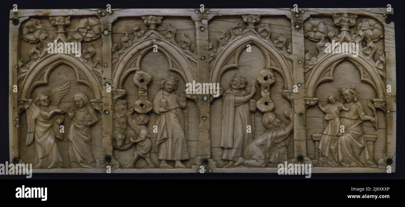 Panneau de cercueil avec des scènes de la petite enfance du Christ. Allemagne ou Lorraine, 1310-1330. Ivoire. Musée Calouste Gulbenkian. Lisbonne, Portugal. Banque D'Images