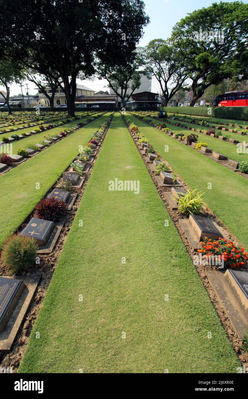 KANCHANABURI, THAÏLANDE - 18 MARS 2018 tombes de guerre du Commonwealth, cimetière de guerre et parcelle de Kanchanaburi 2 Banque D'Images