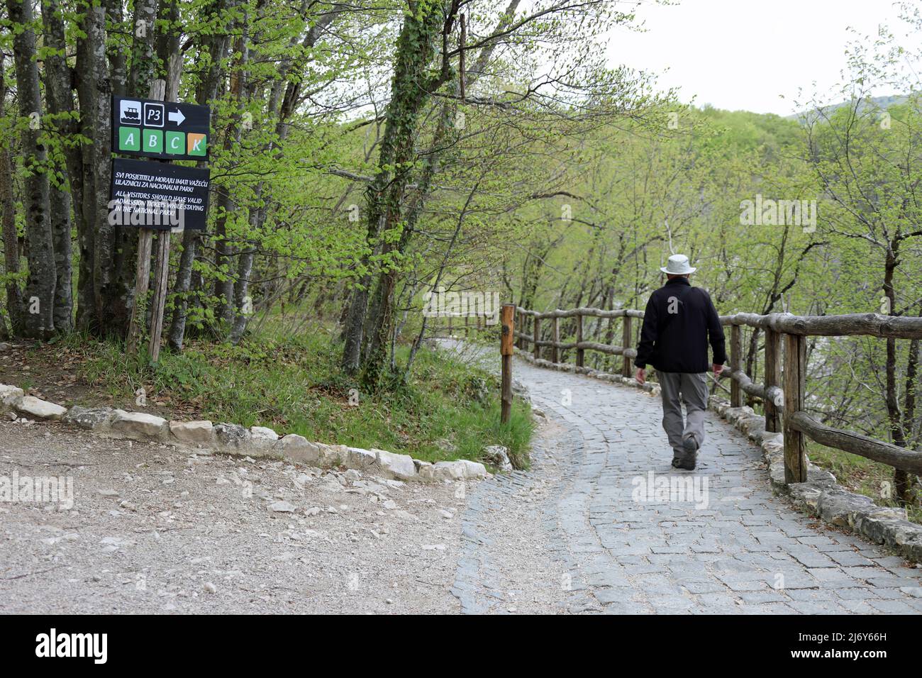 Itinéraire de marche au parc national des lacs de Plitvice Banque D'Images