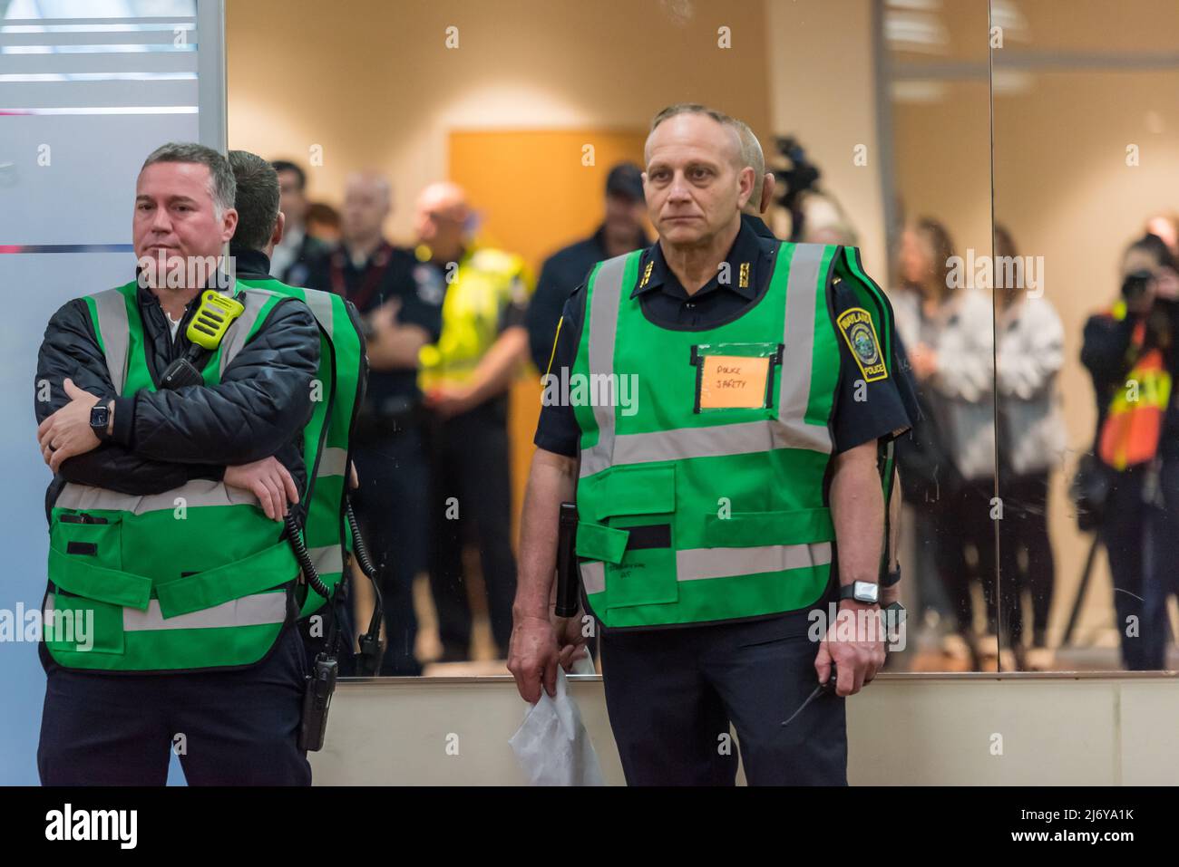 Active Shooter hostile Event Response (ASHER) Drill. Sudbury, Massachusetts. 4th mai 2022. Concord, Sudbury, Lincoln, Wayland, pompiers et policiers Banque D'Images