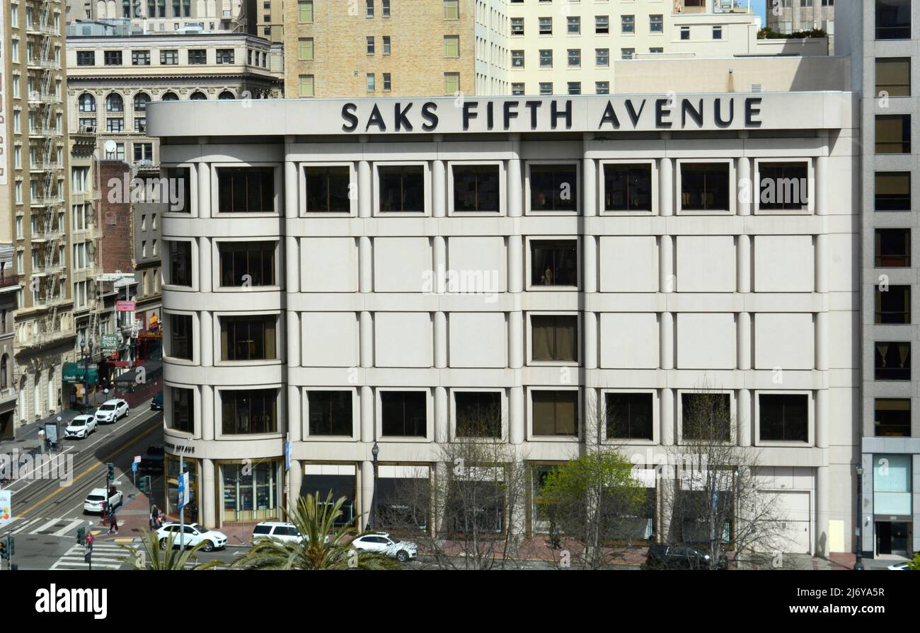 Un magasin de produits de luxe Saks Fifth Avenue à Union Square, San Francisco, Californie. Banque D'Images