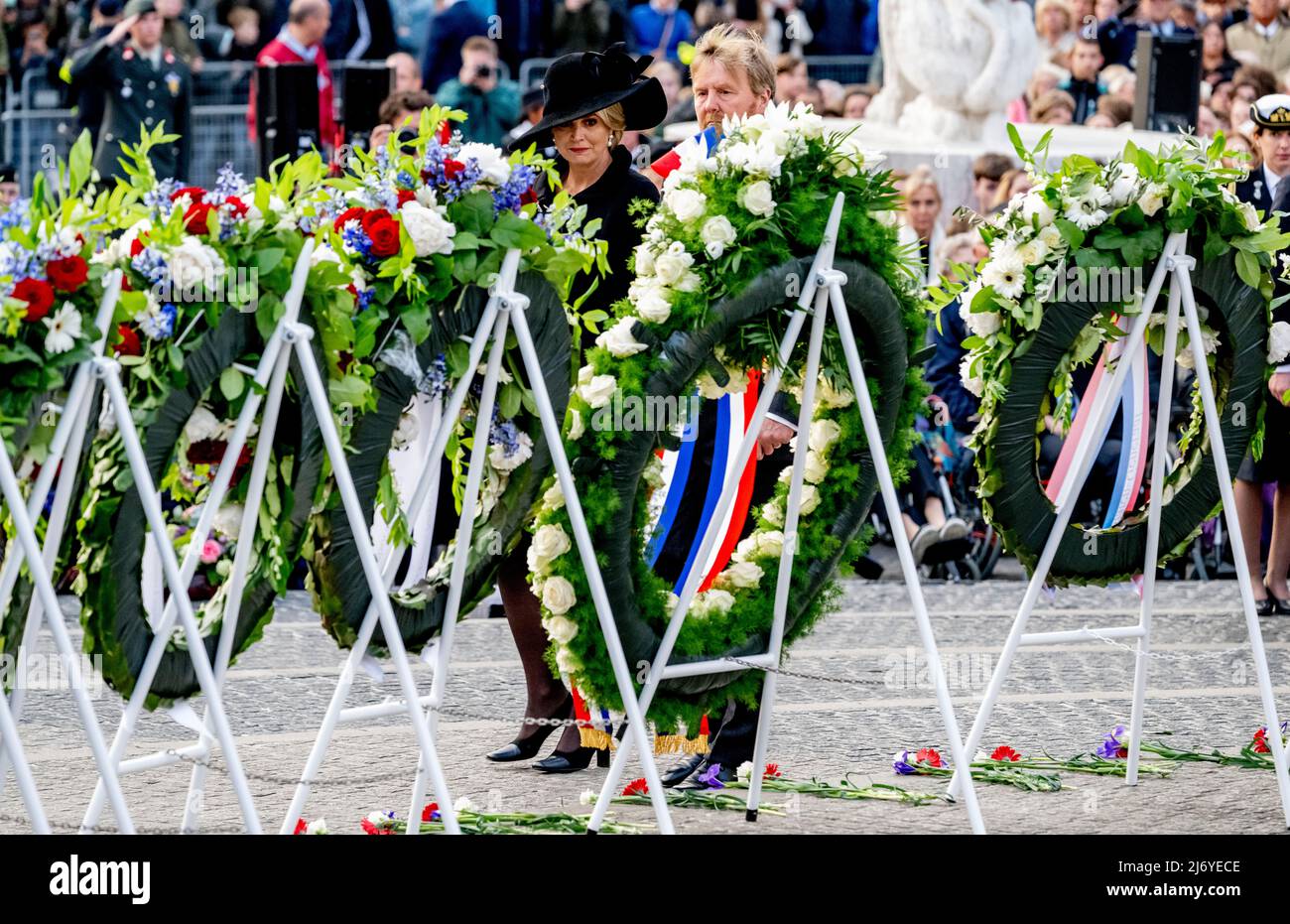 AMSTERDAM - le roi Willem-Alexander et la reine Maxima des pays-Bas assistent à la cérémonie nationale du souvenir sur la place du Dam, le 4 mai 2022. Photo: Patrick van Katwijk Banque D'Images