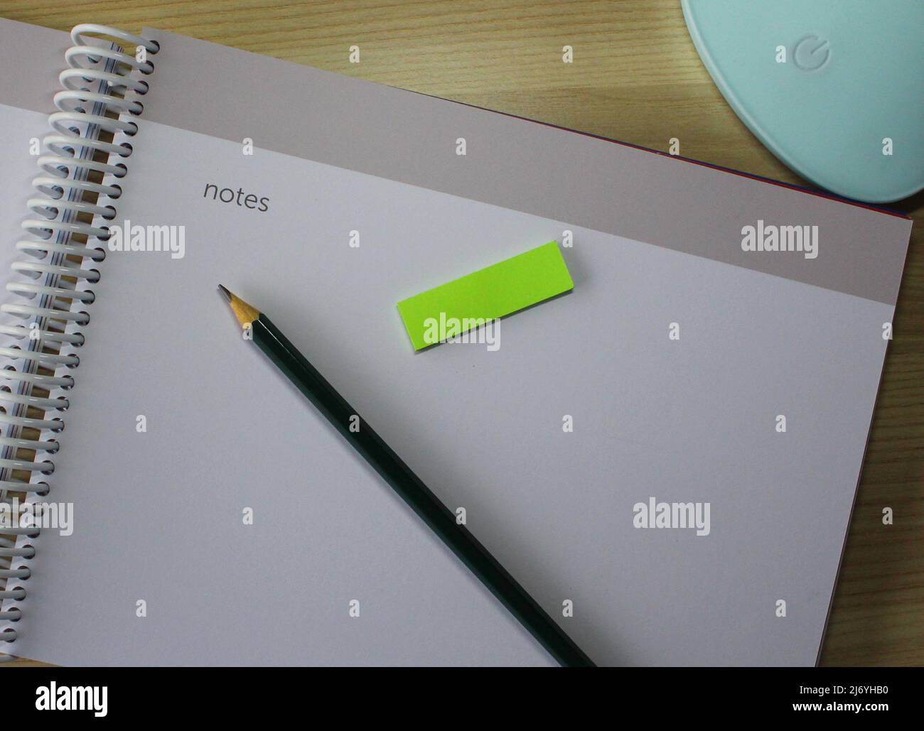 livre de notes avec crayon pour prendre des notes Banque D'Images