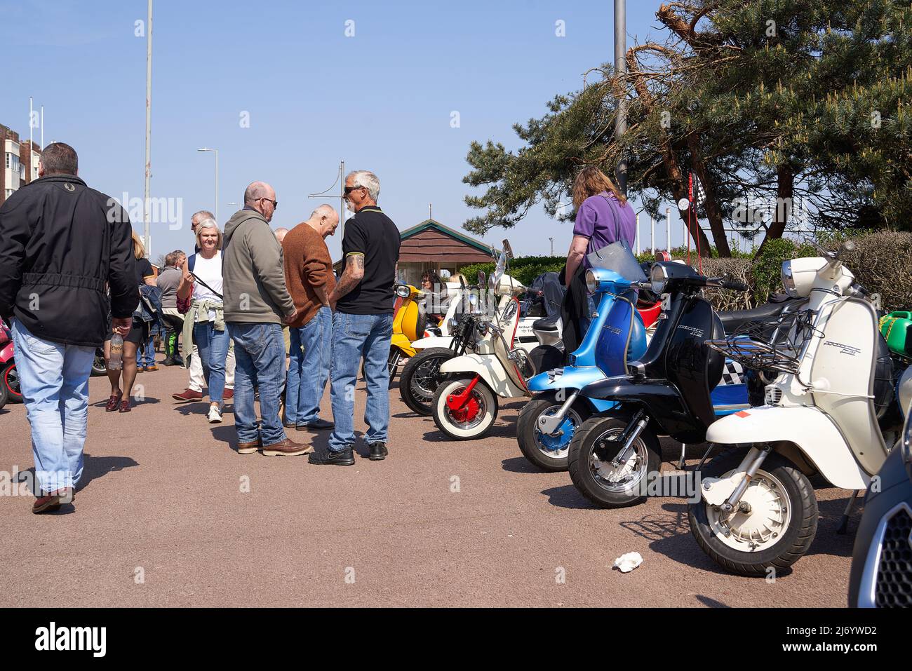 Rencontre de scooter de moteur classique à Skegness, Lincolnshire, Royaume-Uni Banque D'Images