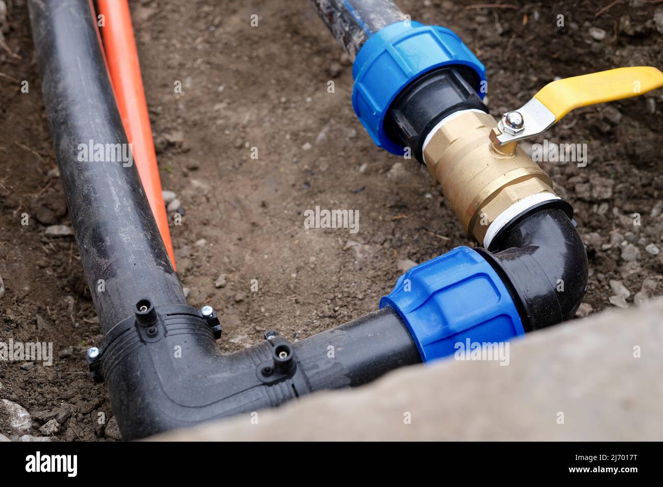 Système de drainage avec raccord et robinet pour l'assainissement Banque D'Images