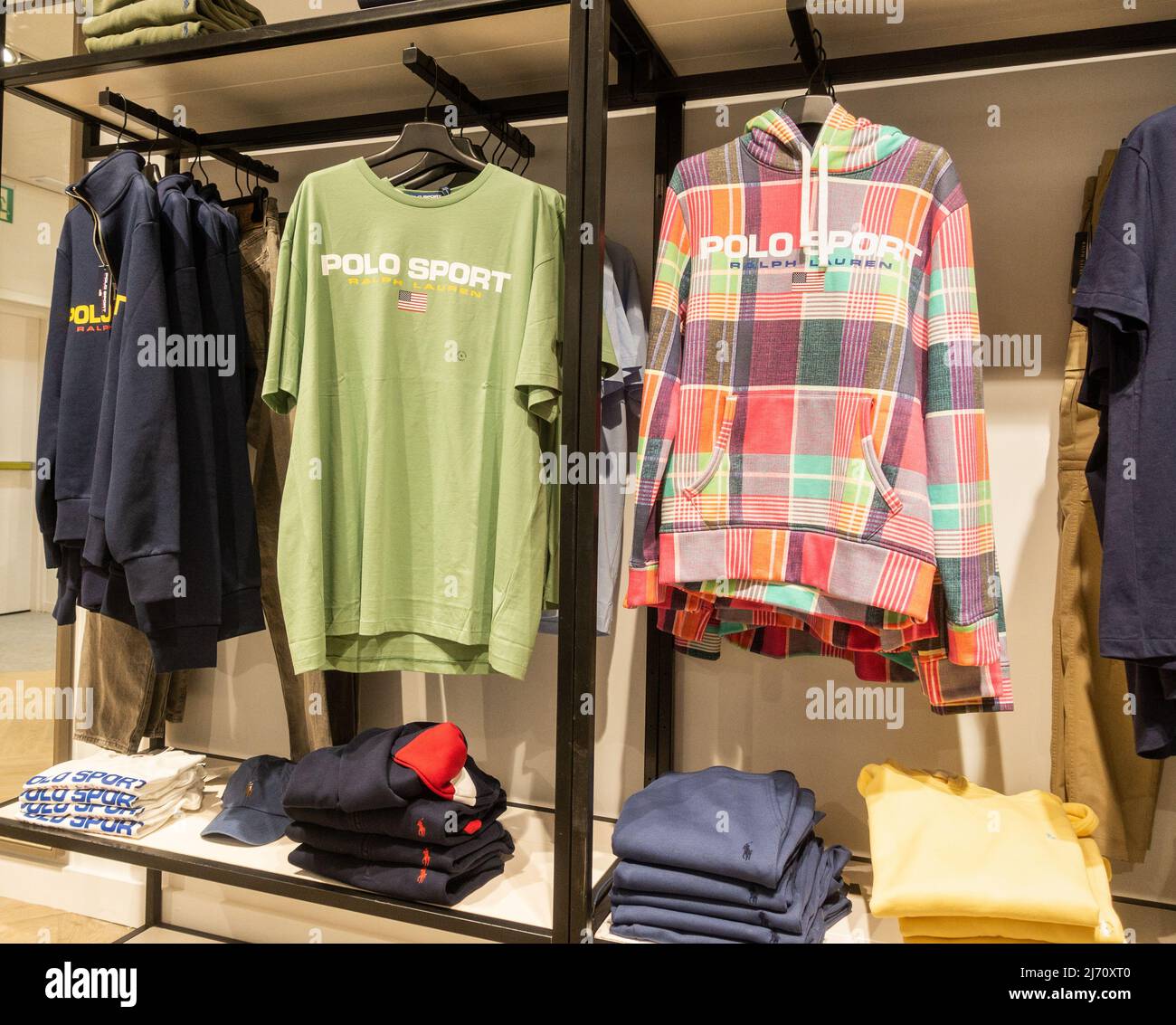 Ralph Lauren, Polo vêtements de sport dans le grand magasin. Banque D'Images
