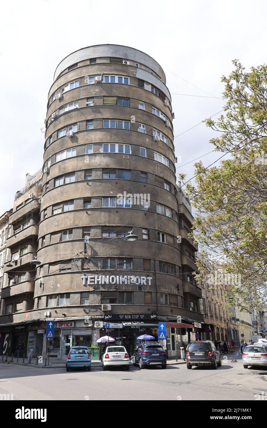 Bâtiment Tehnoimport de style architectural brutaliste à Strada Doamnei, dans le centre de Bucarest, en Roumanie Banque D'Images