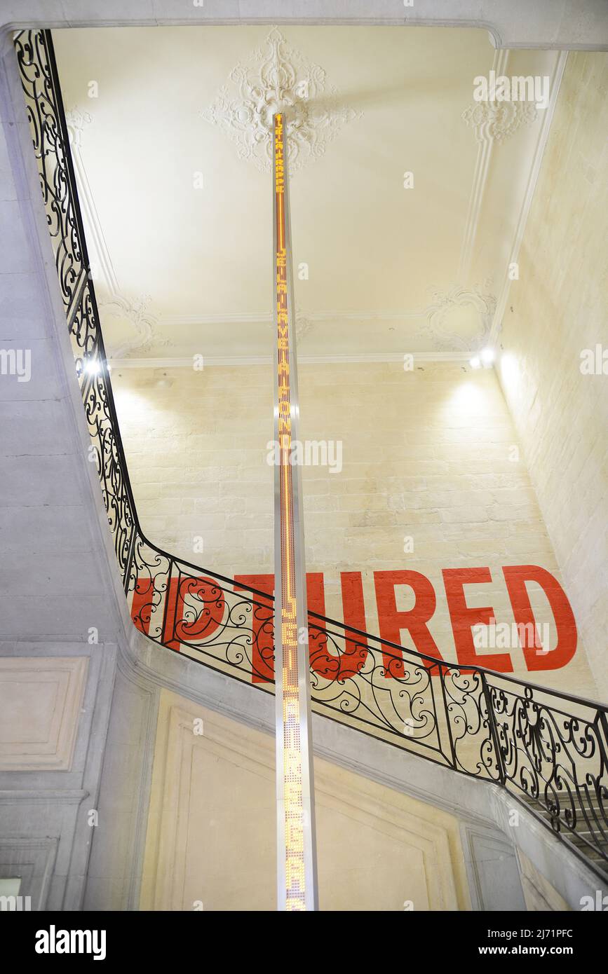 France. Vaucluse (84). Avignon.sur les murs des demeures qui abritent la collection d'art contemporain se trouvent des œuvres de Jean-Michel Basquiat, sol Lew Banque D'Images