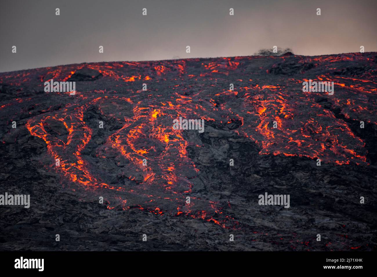 Gluehende Lava, Lavastrem, Lavafeld, aktiver Tafelvulkan Fagralsfjall, Krysuvik-Vulkansystem, Reykjanes Halbinsel, île Banque D'Images