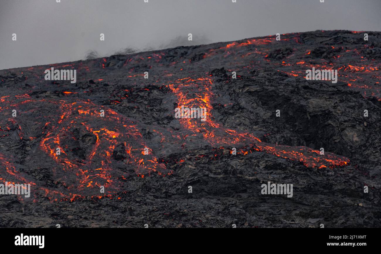 Gluehende Lava, Lavastrem, Lavafeld, aktiver Tafelvulkan Fagralsfjall, Krysuvik-Vulkansystem, Reykjanes Halbinsel, île Banque D'Images
