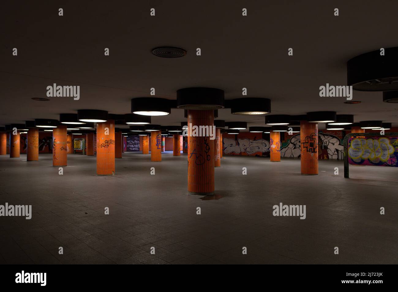 Fussgaengererterfuehrung am Internationalen Congress Centrum, ICC, Westend, Bezirk Charlottenburg-Wilmersdorf, Berlin, Allemagne Banque D'Images