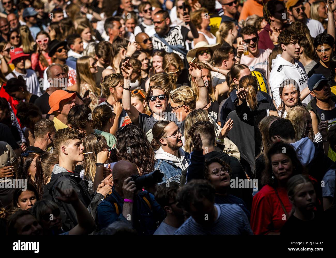 2022-05-05 16:17:31 HAARLEM - Fête célébrant le public pendant la Pop de libération dans Haarlem. REMKO DE WAAL pays-bas hors - belgique hors Banque D'Images